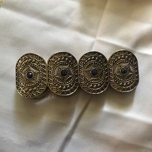 Gold bracelet with sapphire stones